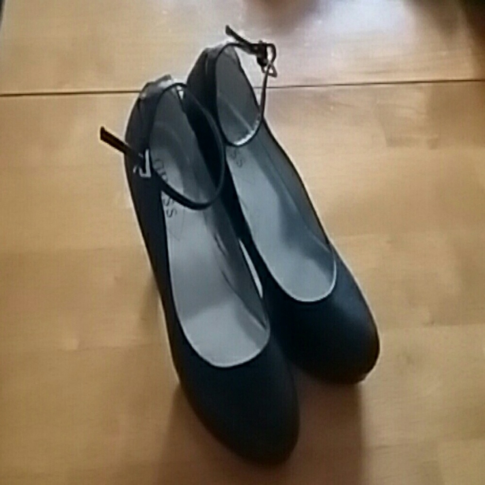 guess pump sz8